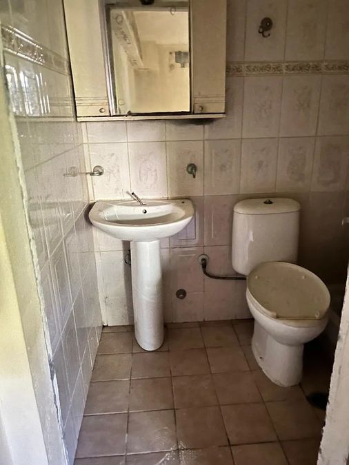 Photo 374335971