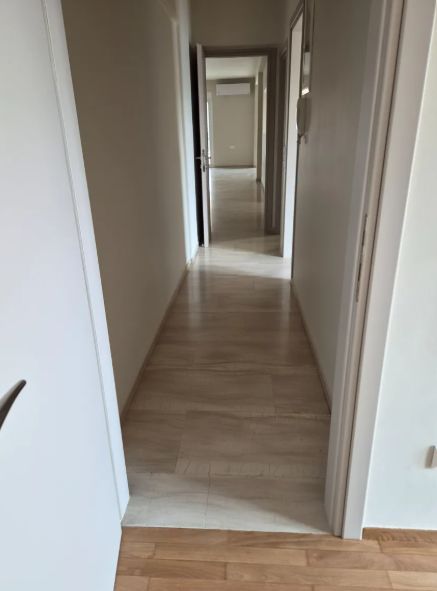 Photo 374336211