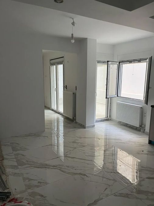 Photo 374369289