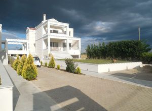 Μονοκατοικία για ενοικίαση Κέντρο (Ναύπλιο) 250 τ.μ. 3 Υπνοδωμάτια Νεόδμητο