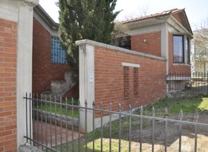 Detached House, Melissochori