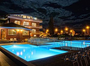 Ξενοδοχείο προς πώληση Πρέβεζα 1.850 τ.μ.