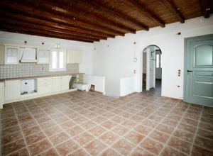 Maisonette, Tinos