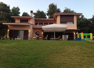 Μεζονέτα προς πώληση Ροβιές (Λίμνη) 200 τ.μ. 4 Υπνοδωμάτια