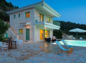 Βίλλα προς πώληση Σπαρτοχώρι (Μεγανήσι) 230 τ.μ. 6 Υπνοδωμάτια