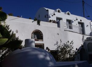 Apartment complex, Oia